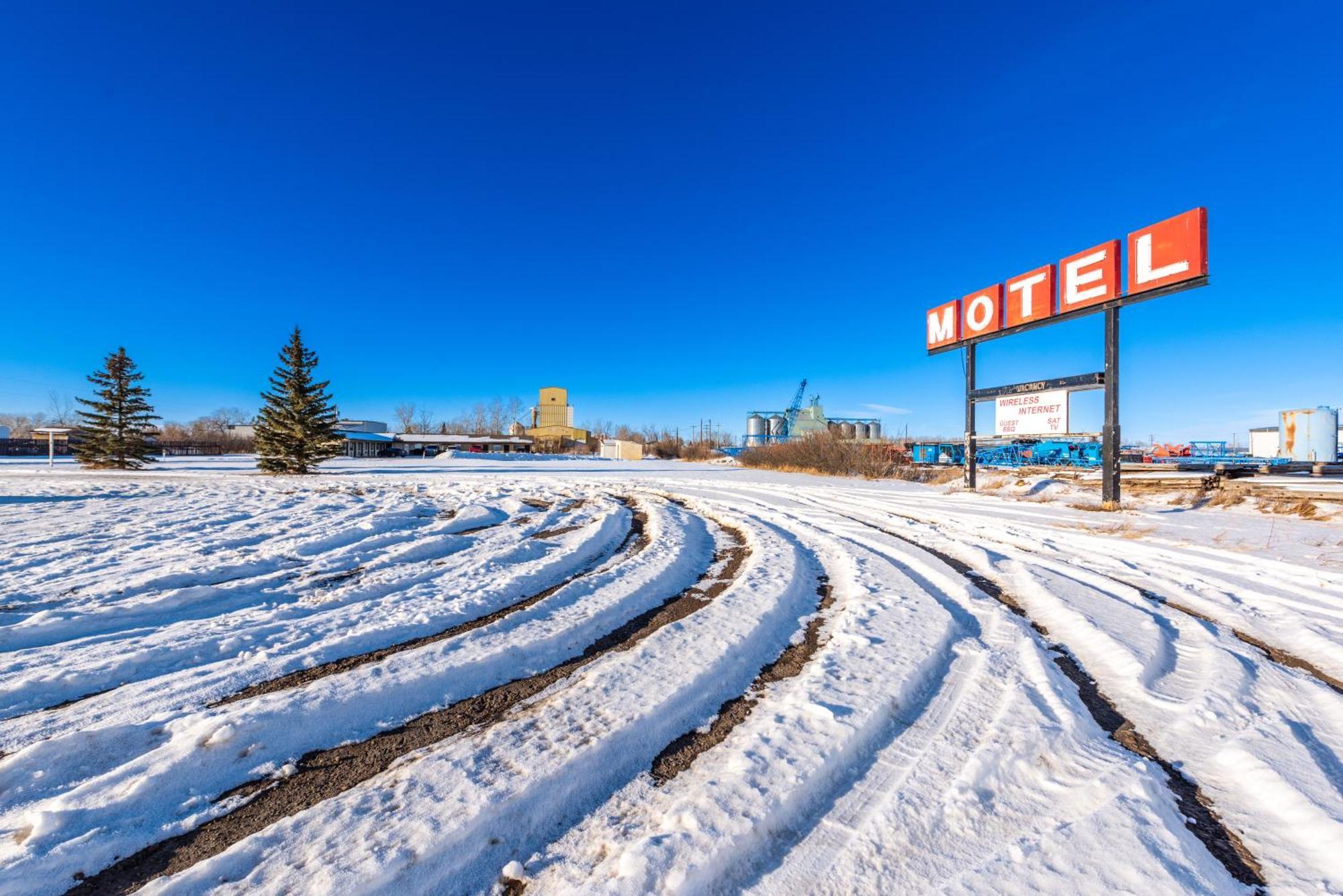 Blue Horse Motel Beiseker エクステリア 写真