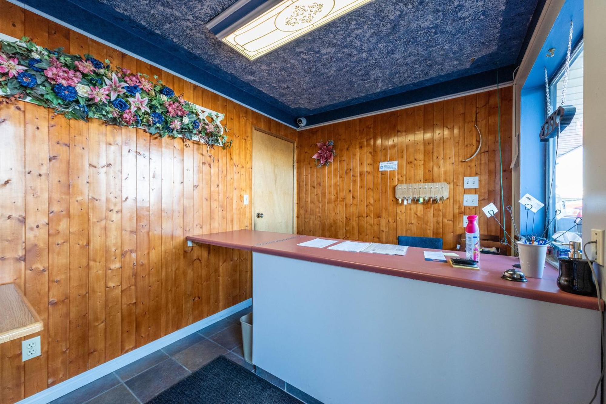 Blue Horse Motel Beiseker エクステリア 写真