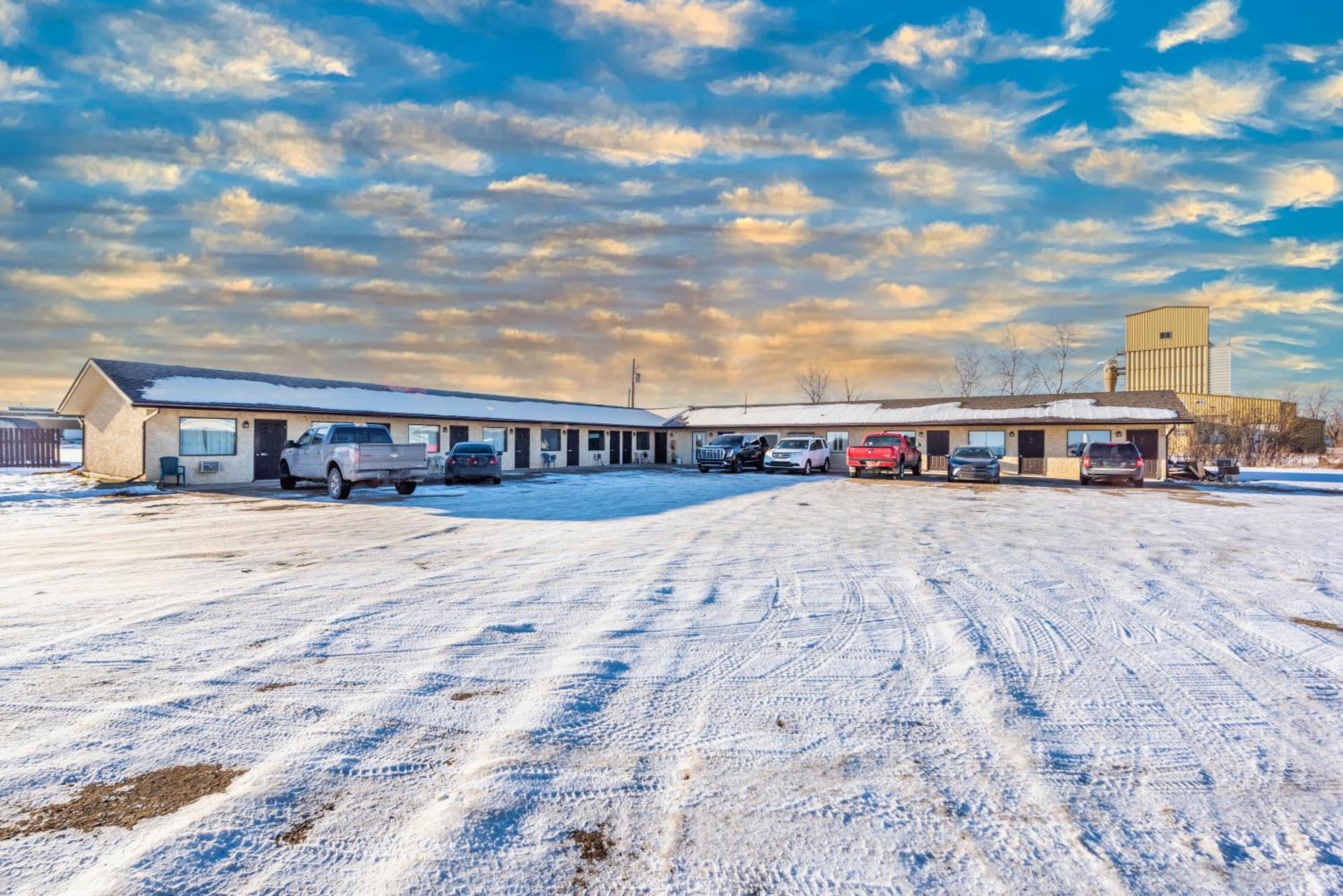 Blue Horse Motel Beiseker エクステリア 写真